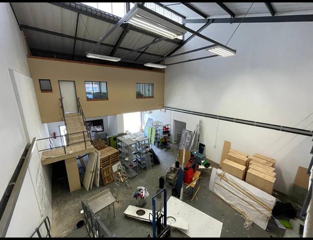 INDUSTRIAL PROPERTY TO RENT IN HENNOPSPARK